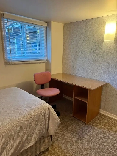 Room for rent May 1st (All utilities are included)