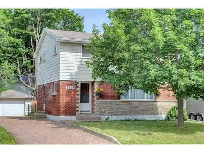 Room for rent close to Algonquin Col., Ottawa & Carleton Univers