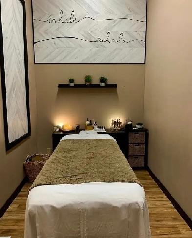 Kensington massage room for rent