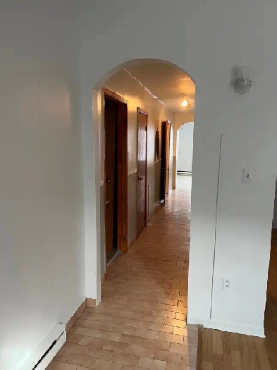 Verdun, Metro Lasalle, 5 1/2, 1er etage avec Cours/Stationnement