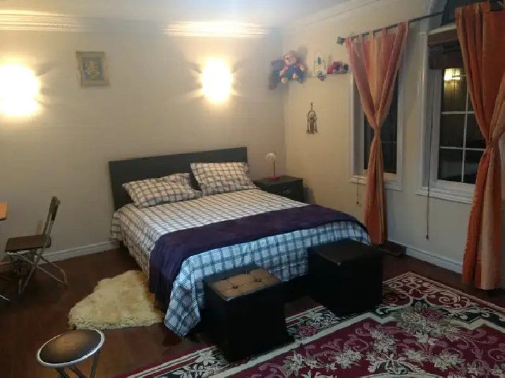 2nd floor room available at Markham and Steeles Ave