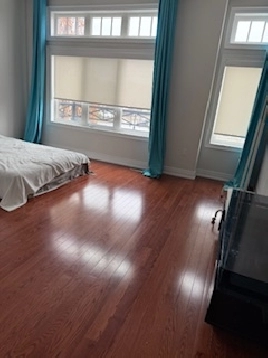 East of Vaughan very good area upstairs Room Rent
