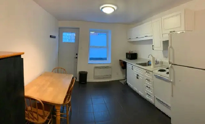 Chambre à louer , faubourg St-Jean Baptiste