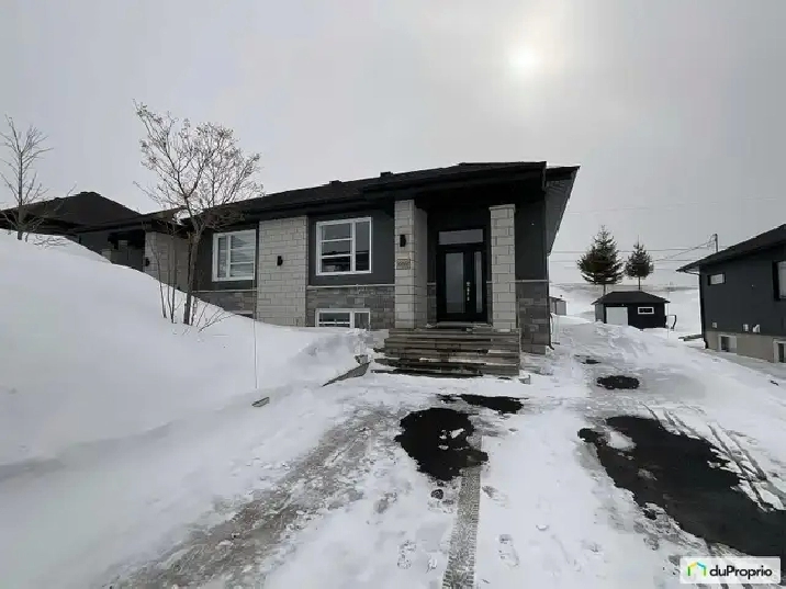 Superbe jumelé dans le quartier de la route Lallemand à Lévis