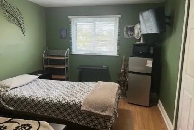 April 6th Room Available 5 Mins to Darlington OPG Plant