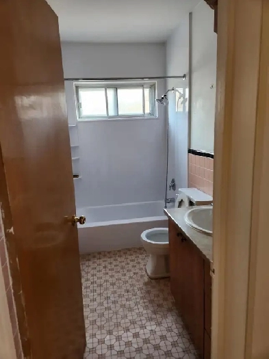 4 1/2 for Rent starting May 1st