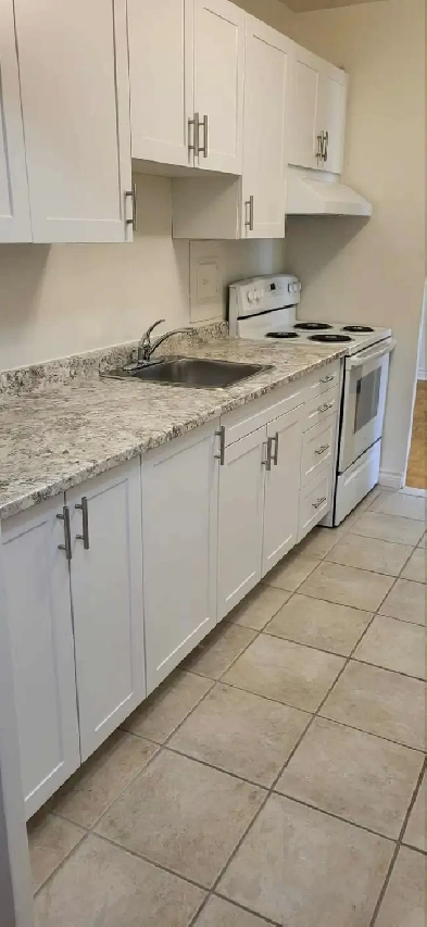 Gorgeous Two Bedroom Apartment Available  May 1st