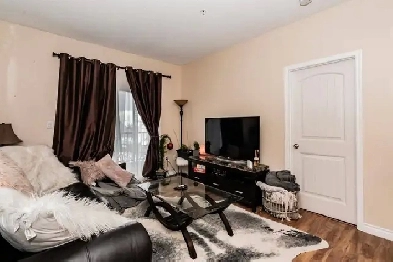 Furnished room in a 2 Bedroom apartment (Own bathroom)