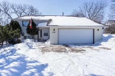 COUNTRY LIVING SO CLOSE! WONDERFUL WEST ST. PAUL