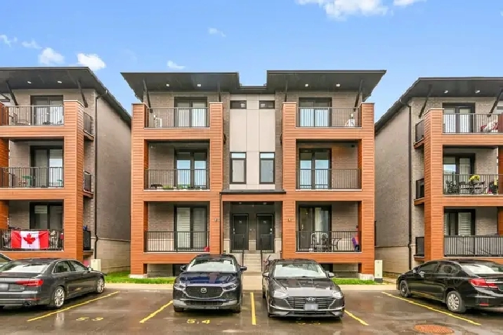 2 Beds 2.5 Baths Townhouse