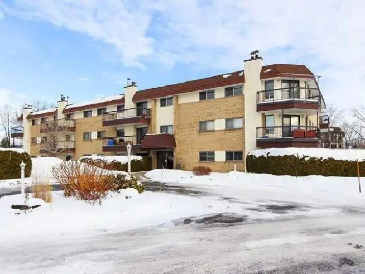 Condo 4 1/2 à louer à St-Bruno de Montarville
