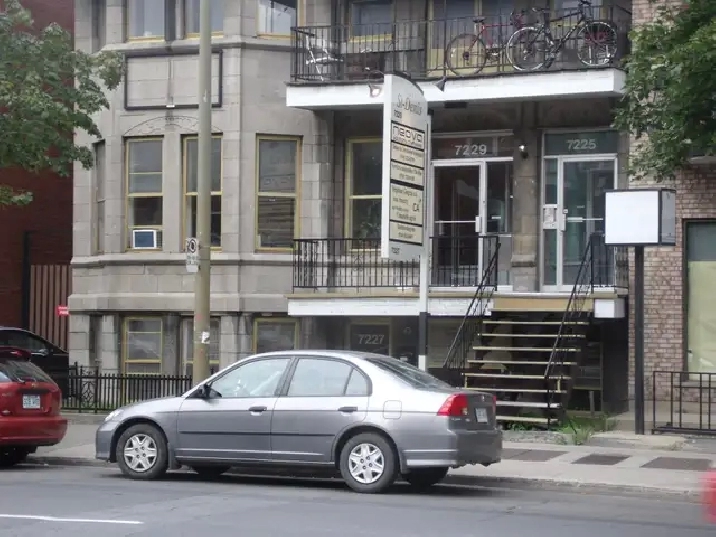 Magnifique studio sur Saint-Denis metro Jean-Talon,Juillet