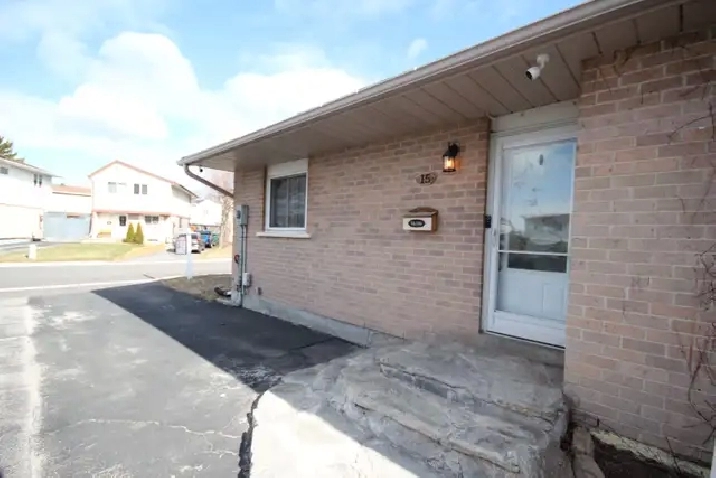 Beautiful Brampton Bungalow For Rent!