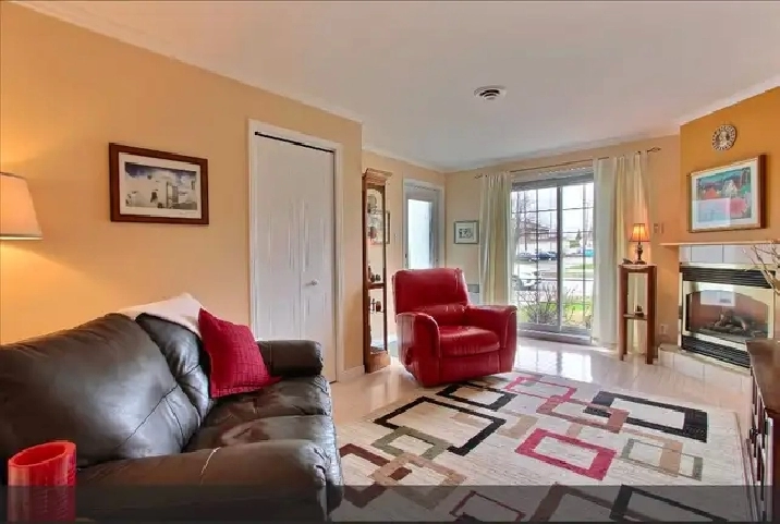 Magnifique grand condo à louer au quartier Mensnil