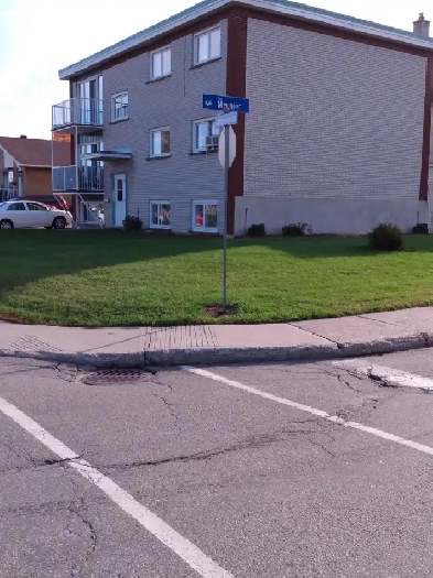 Appartement 2 chambres chauffé, non éclairé