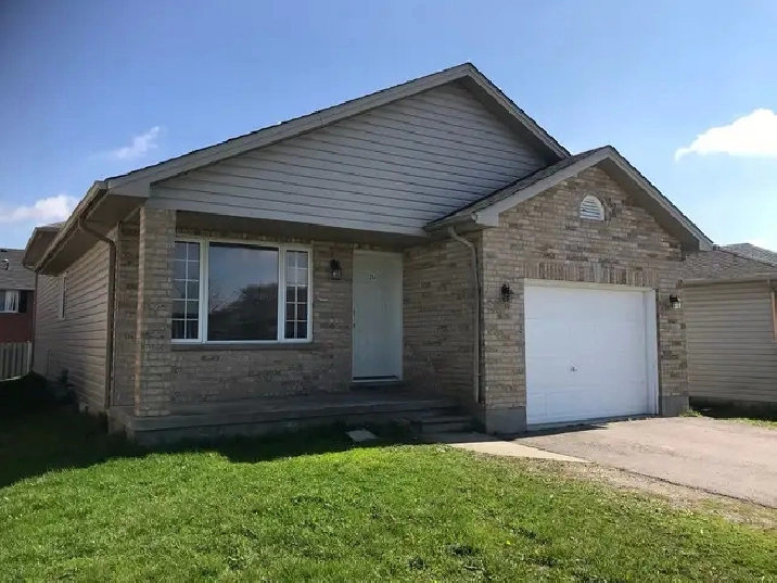 1 room and 2 room for Fanshawe students May 1st, 2026 ALL INCLSV