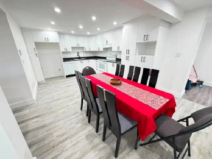 AUCUN ESCALIER renové 5 chambres/Bureaux/SalleRangement/SalleJeu