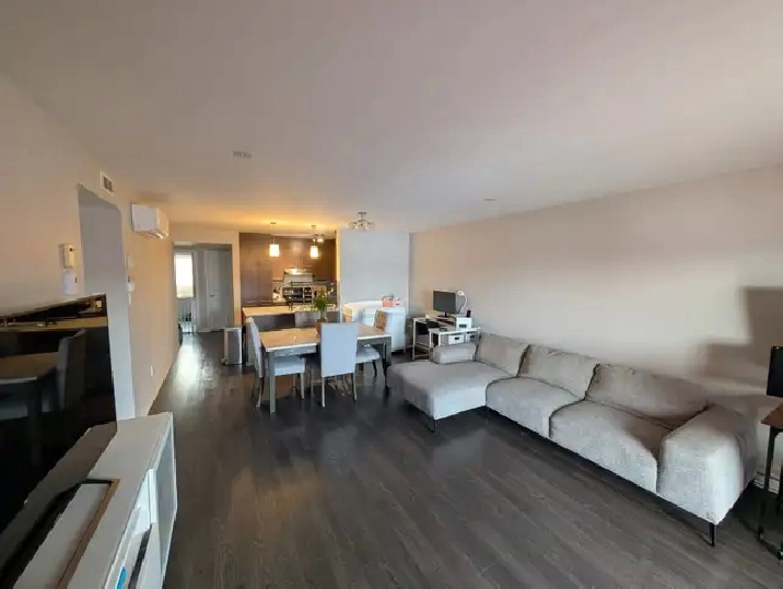 Condo spacieux de 2 chambres à louer – Chomedey, Laval