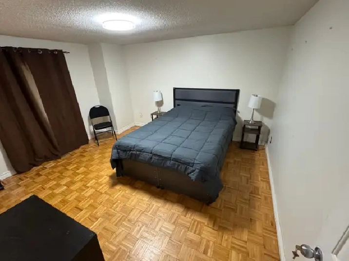 PRIVATE FURNISHED ROOMS – TV   FRIDGE INCLUDED