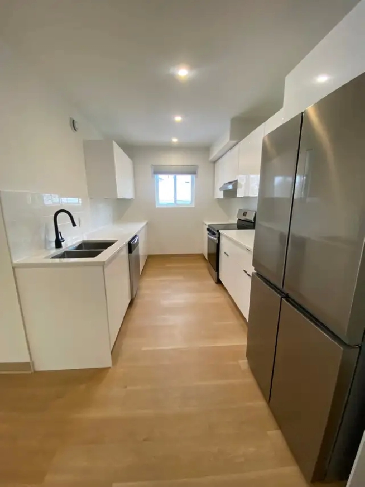 Brand new Upstairs unit in a 4 plex