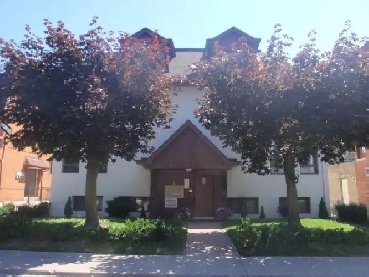 Live in the Heart of the Annex, steps to TTC, Shoppers, stores