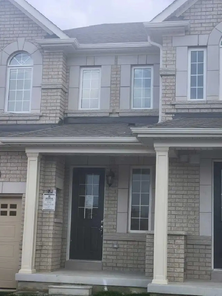 3 Bedrooms Townhouse Available In Brampton April 1st