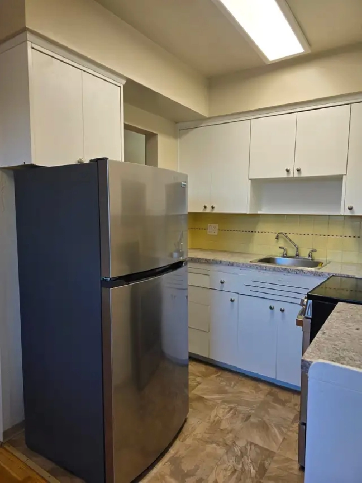 Spacious and Bright 2 Bedroom Apartment