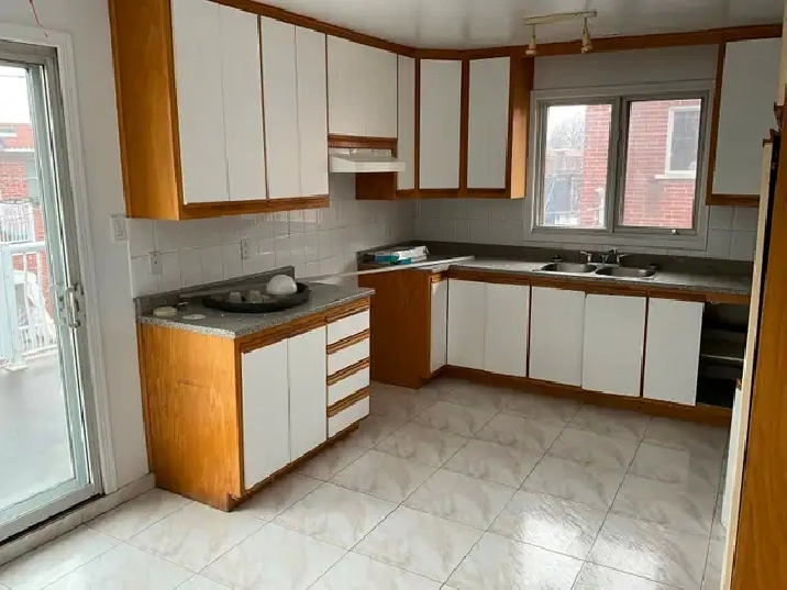 5.5 St. Léonard, 2e étage, 5-plex, grand, propre, 1 mai ou après