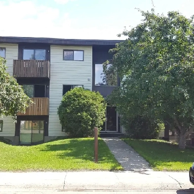 2 Bedroom Apartment In Highland Green RENOVATED UNIT!!