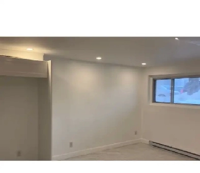 4 1/2 sous-sol entièrement rénové à louer: