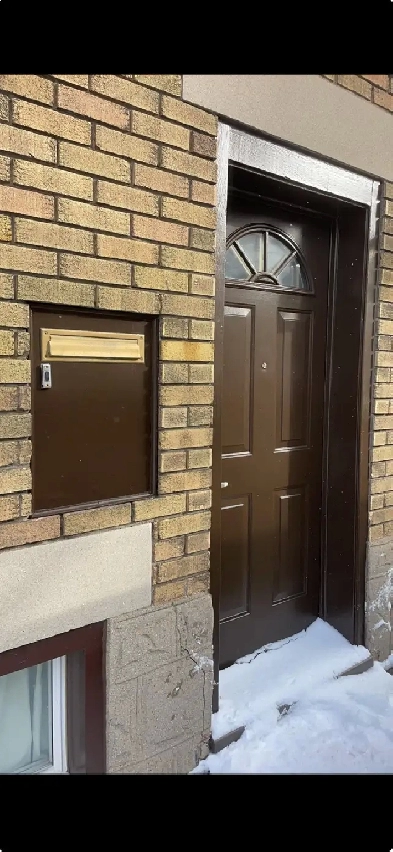 Basement Studio with separate entrance in King East of Kitchener