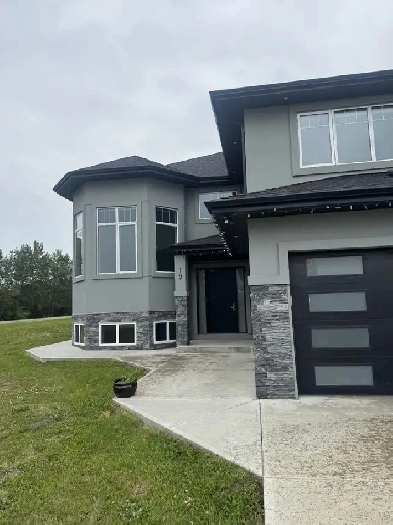 Spacious 3-Bedroom Basement Suite for Rent – Prime Location!