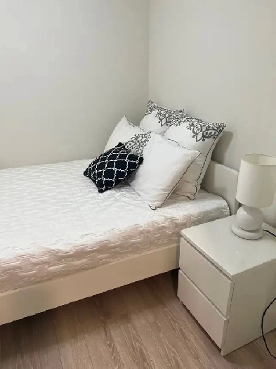 FURNISHED ROOM for rent MILTON-Derry & Scott