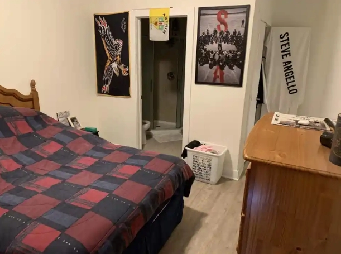 Fully furnished bedroom with private bathroom Sandy hills