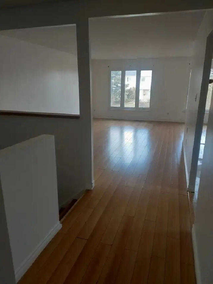 2500 - 3 Bedroom Upper Level Semi Brampton