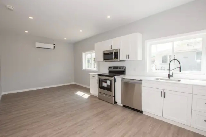 54 Trelawn Parkway, Welland - 1 Bedroom Detached Apartment