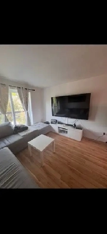 Pointe-aux-trembles beau grand 4 1/2 situé à l'étage