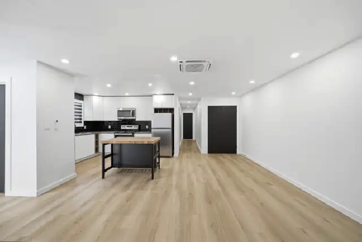 Spacious 3BR Rental in Pelham - Modern Finishes, Laundry In-Unit