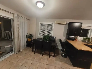 Condo 4 1/2 , grande superficie