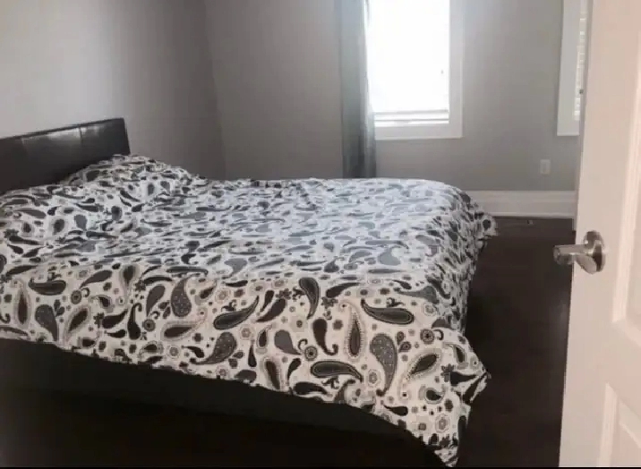 Aurora/Newmarket private Room