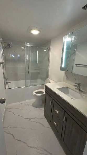 4 1/2 condo rénové près Cegep Bois de Boulogne