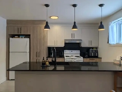 Grand bachelor 4 1/2 à louer Saint-Eustache