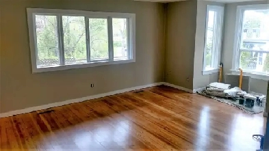 2 bdr main floor with large yard - 2 blocks from downtown