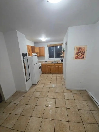 Beau 2 1/2 À LOUER – Libre- MÉTRO PARC