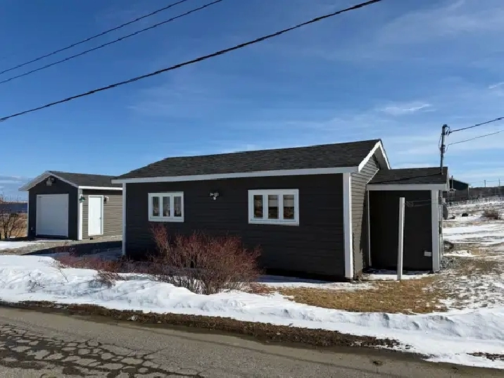 1 Maple St, Aspen Cove