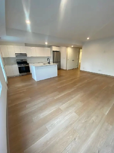 Upstairs 2 bedroom, 1 bath in a 4 plex