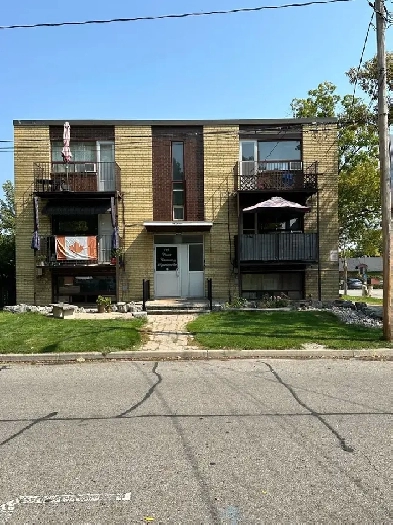 2 brdm apt large for rent $2200 negotiable