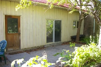 Garden Studio Apartment in a Historic Setting