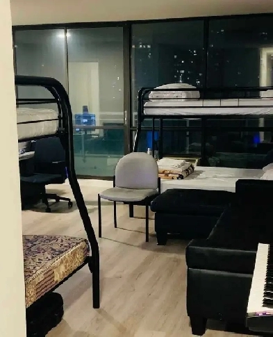 INTERNATIONAL STUDENTS WELCOME YONGE AND EGLINTON SHARED ROOM