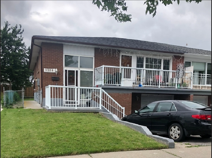 3 Bedroom House for rent in Malton, Mississauga